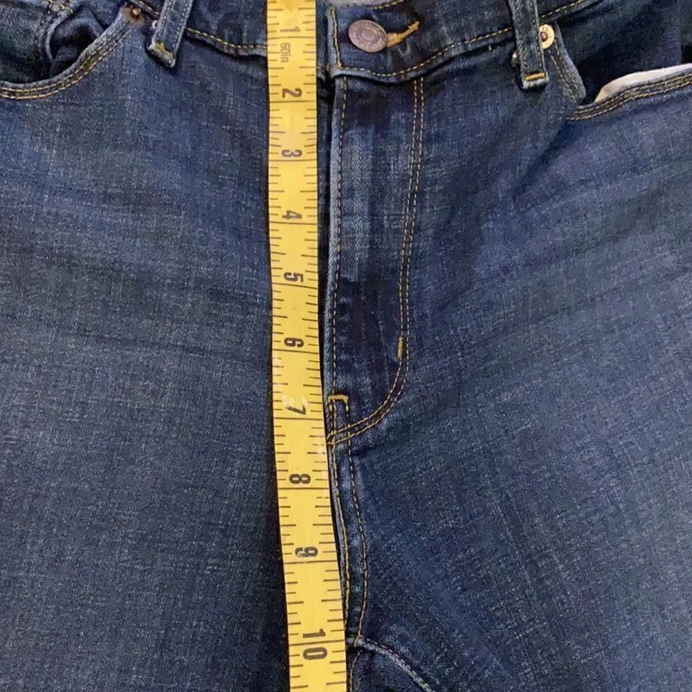 Levi’s Classic Straight Jeans Women’s 12S (W31 L28) Dark Wash